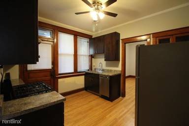 Main picture of 2651 N Harding Ave