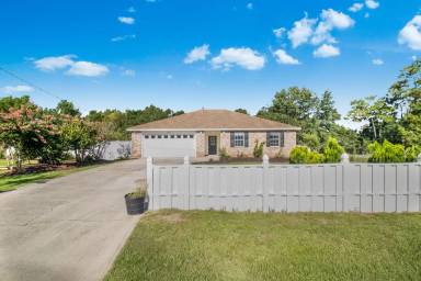 Main picture of 2555 Andorra St