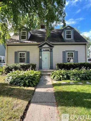 Main picture of 2318 Storm St