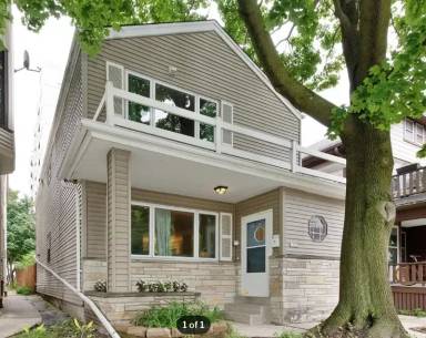 Main picture of 1820 N Oakland Ave
