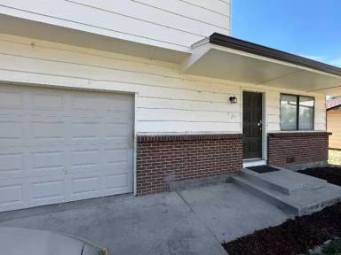 Main picture of 3255 Villasur