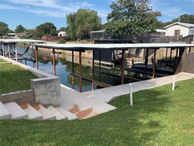 Main picture of 6527 Blue Water Ct