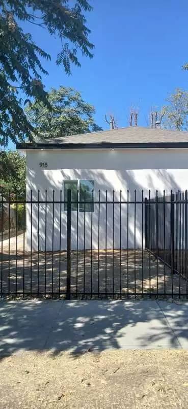 Main picture of 918 Monterey St