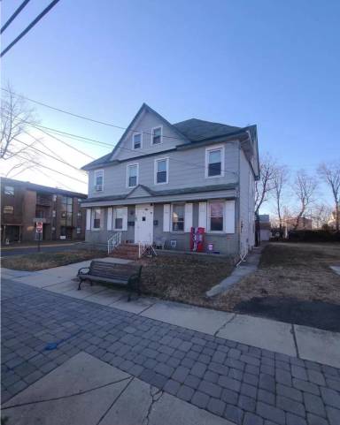 Main picture of 230 Broadway