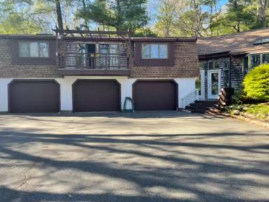 Main picture of 84 Dennison St