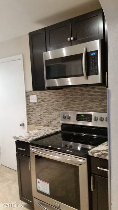 Main picture of 8837 Granada Pl