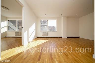 Main picture of 2552 Crescent St