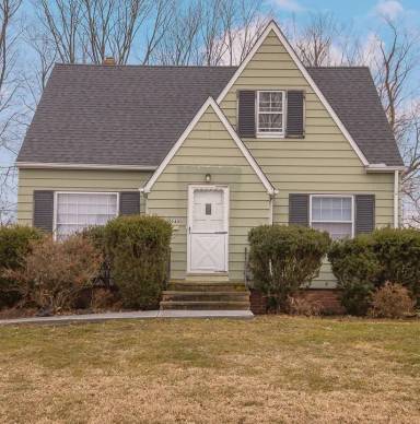 Main picture of 19400 Meredith Ave
