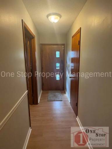 Main picture of 1223 N Pleasant St
