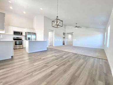 Main picture of 306 S Sunset Point Way