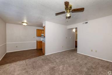 Main picture of 1715 N Main St