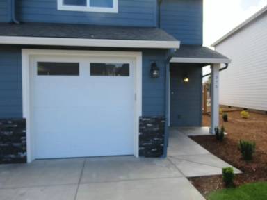 Main picture of 375 NW Denton Ave