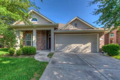 Main picture of 220 Valona Loop