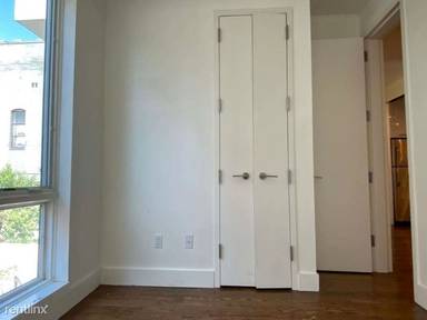 Main picture of 1869 Troutman St