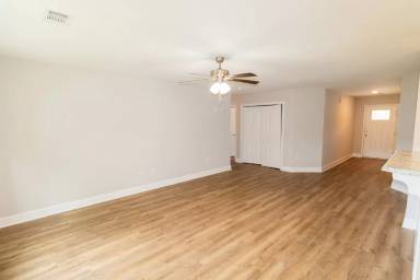 Main picture of 207 Bay Laurel Ct