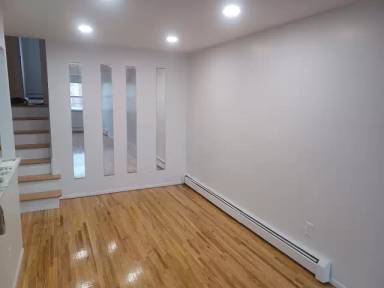 Main picture of 164 Bay 46th St