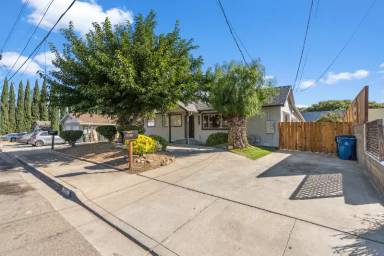 Main picture of 1709 Noia Ave