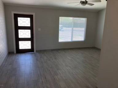 Main picture of 4645 N 73rd St