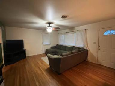 Main picture of 202 E Roney Ave