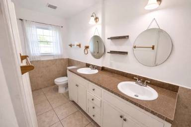 Main picture of 1611 Campbell Ln