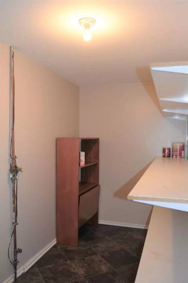 Main picture of 8146 S Angel St