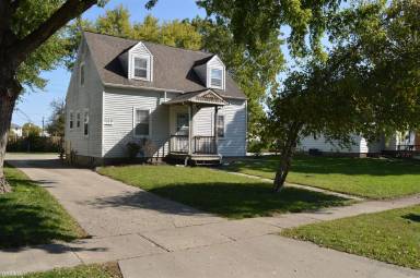 Main picture of 204 Howard Ave