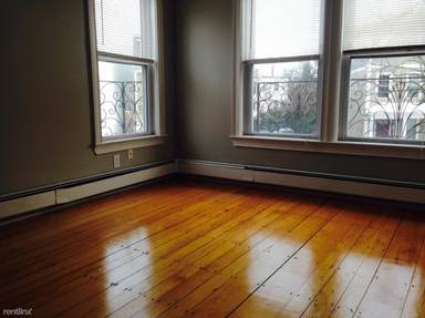 Main picture of 829 Dorchester Ave