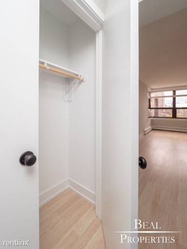 Main picture of Wellington Place Apartments