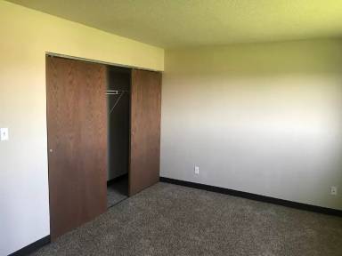 Main picture of 2010 10th Ave E