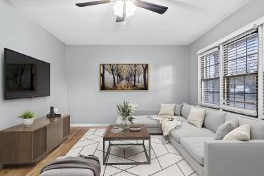 Main picture of 902 SW Lea Dr