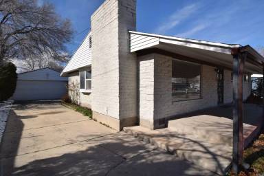 Main picture of 3136 S Beaver St
