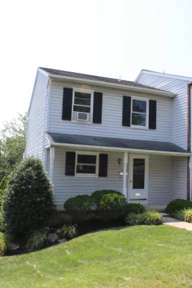 Main picture of 1270 S Mount Joy St