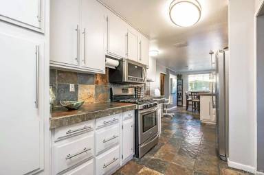 Main picture of 1330 Halley Ct