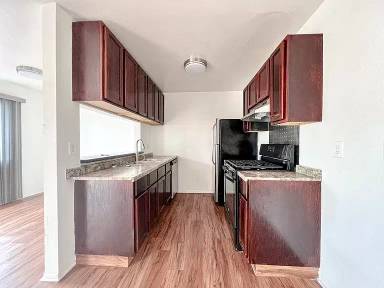 Main picture of 14746 Delano St