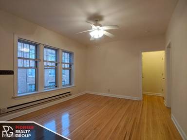 Main picture of 620-28 W Barry Ave
