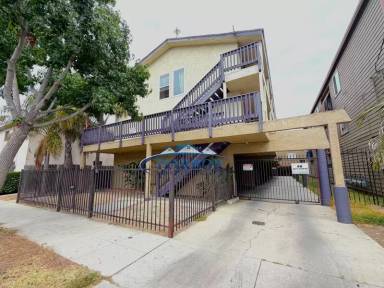 Main picture of 1621 E 5th St
