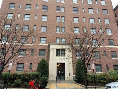 Main picture of 2127 California St NW Apartments