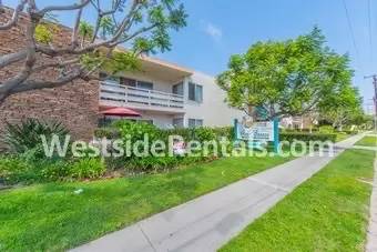Main picture of 2435 W 227th St