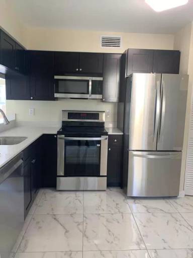 Main picture of 8101 Glenmoor Dr