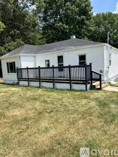 Main picture of 879 Carberry Rd