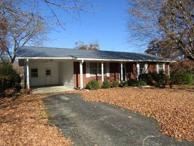 Main picture of 95 Hemlock Ln