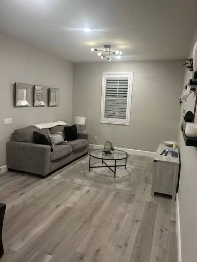 Main picture of 33140 Table Rock Dr