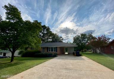 Main picture of 205 Sandlewood Dr