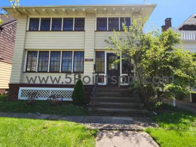 Main picture of 9403 Clifton Blvd