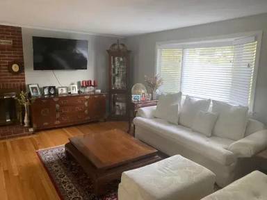 Main picture of 9 Skyline Dr