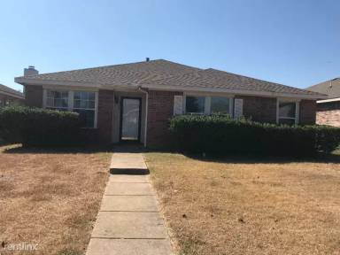 Main picture of 2420 Marimont Ln