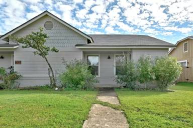 Main picture of 8201 West Gate Blvd