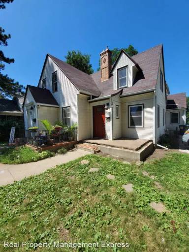 Main picture of 818 W 6th St