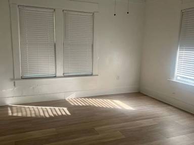 Main picture of 1380 Liveoak St