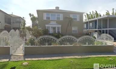 Main picture of 1942 S Rimpau Blvd